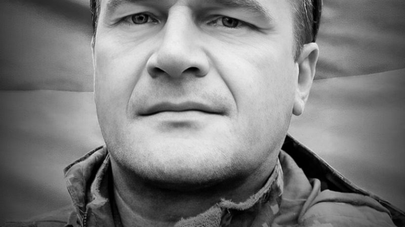 Вінниця сьогодні прощається з воїном Сергієм Ратушняком