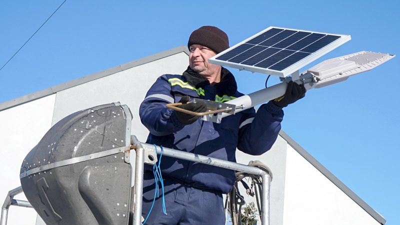 Вінницька громада розширює освітлення: у старостинських округах встановлять 100 сонячних ліхтарів