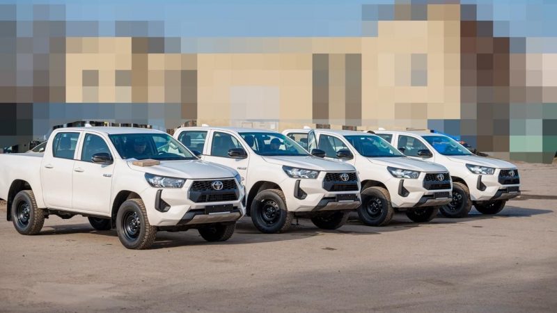 Міжрегіональний координаційний гуманітарний штаб передав чотири автомобілі Toyota Hilux для підрозділів Сил оборони України