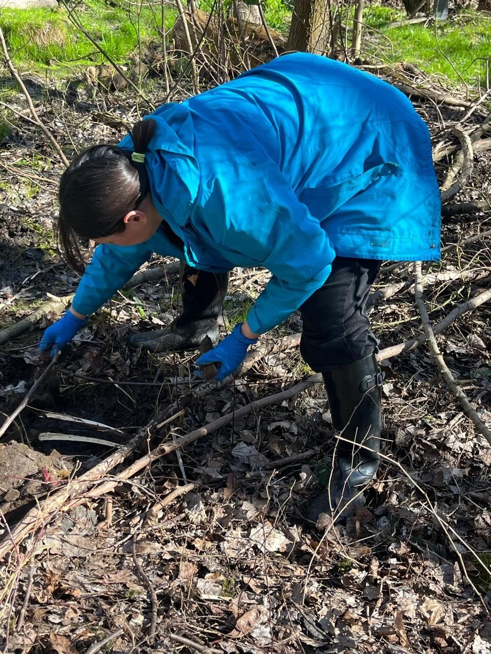 У Вінниці очистили річку Скельну: зібрали десятки шин і мішків сміття