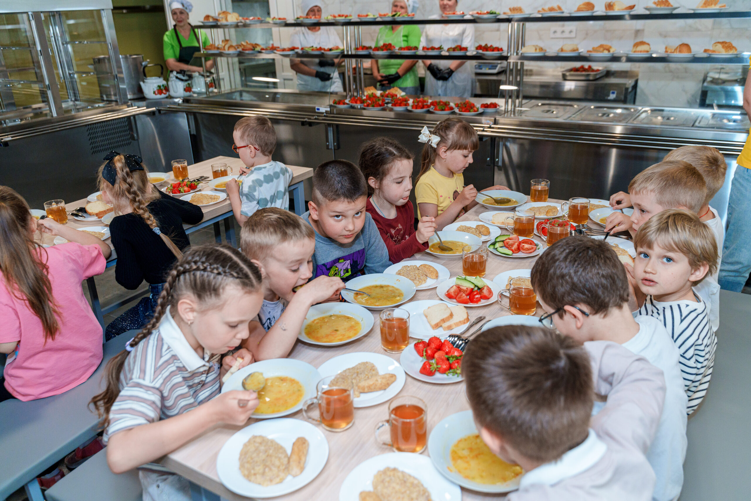 У школах Вінниці шукають працівників до їдалень для забезпечення гарячого харчування