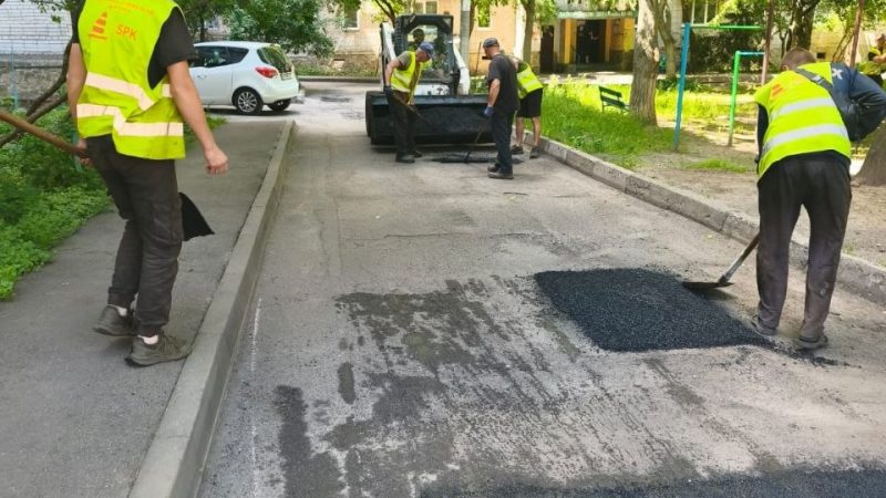 Понад 80 дворів стали комфортнішими: у Вінниці триває благоустрій прибудинкових територій