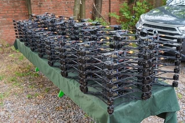 Пікап та 100 FPV-дронів Міжрегіональний координаційний гуманітарний штаб передав 3-му прикордонному загону ім. Євгенія Пікуса