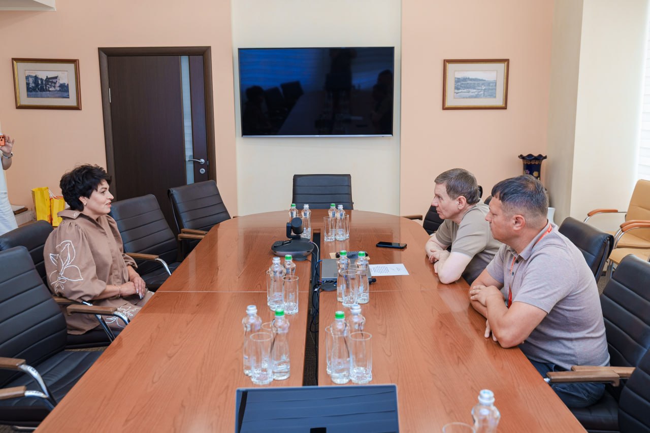 Вінницька блогерка-клінерка зустрілася з міським головою