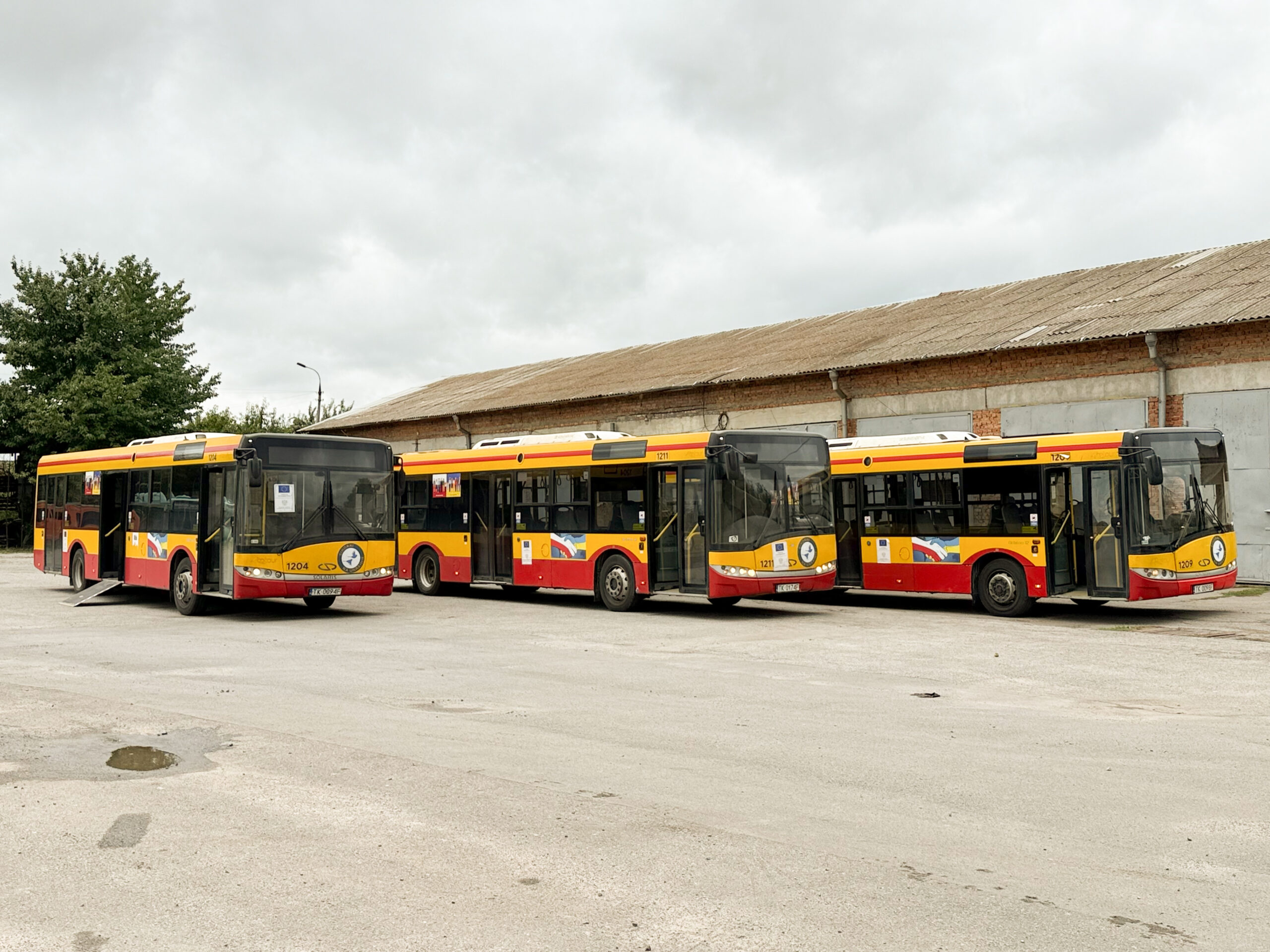 Автобуси з Кельце для Вінниці: перші три Solaris Urbino 12 вже в місті та готуються до виходу на маршрути