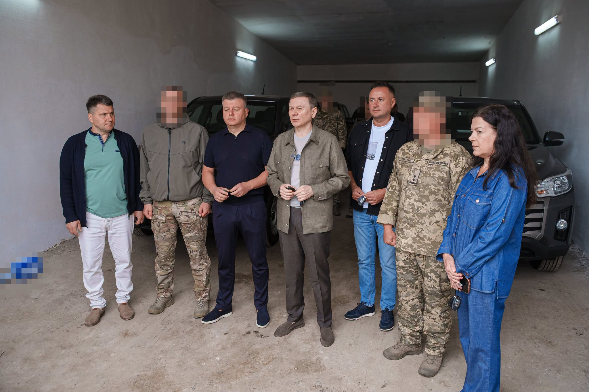 П’ять пікапів для двох вінницьких підрозділів: частину техніки дообладнають для мобільних вогневих груп