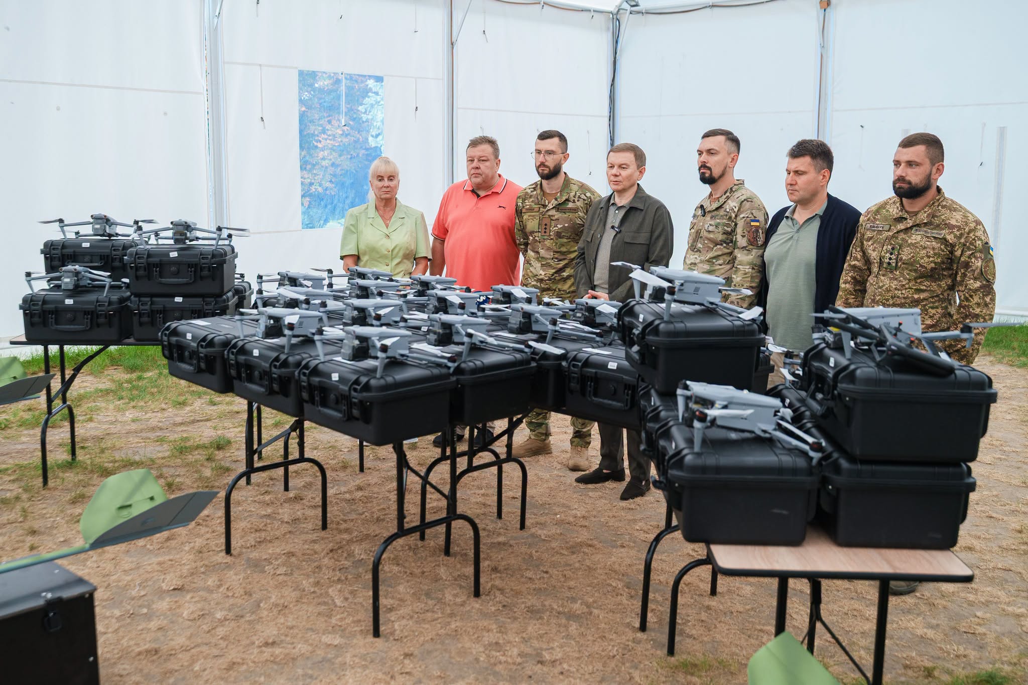Дрони для повітряної розвідки «Червоної калини»: 14-та бригада НГУ отримала від Вінниці 28 Autel і п’ять «Соколів»