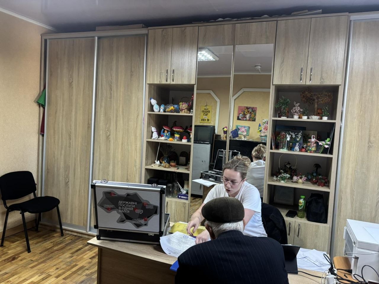 Компенсація за пошкоджене житло: у постраждалому мікрорайоні Вінниці працюють мобільні адміністратори ЦНАП