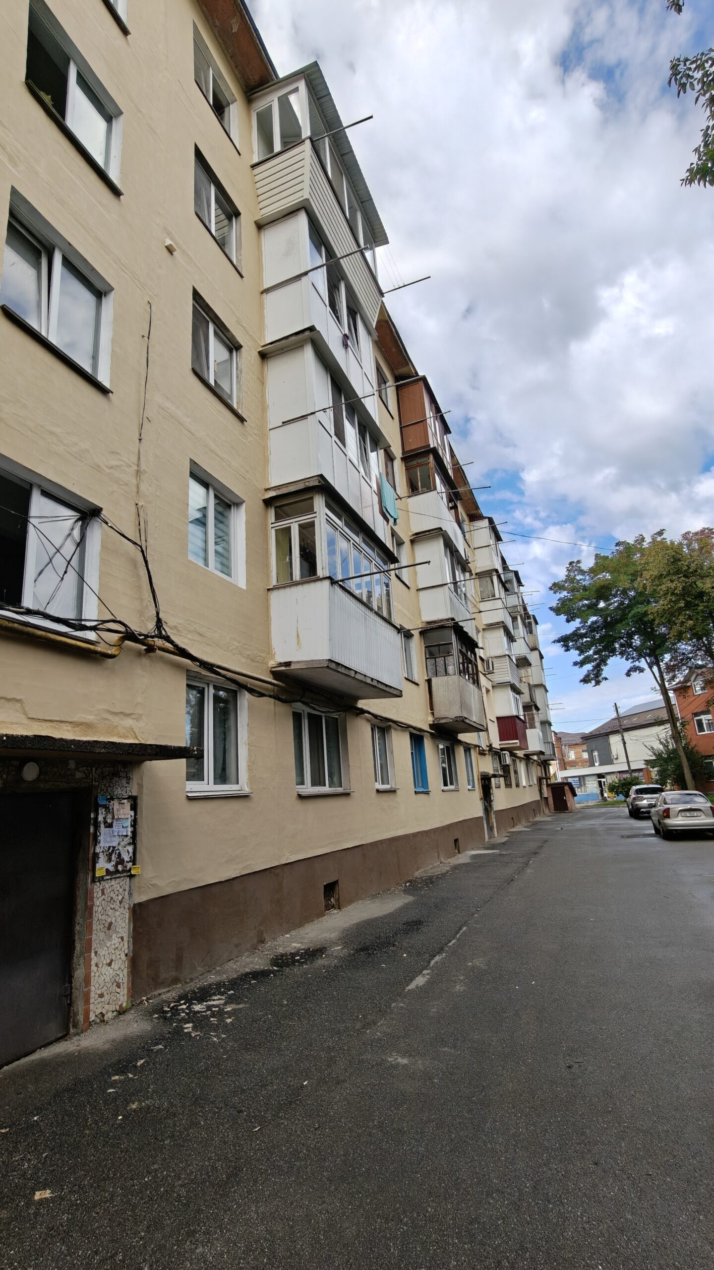 Тепліше взимку: у багатоповерхівці на Брацлавській, 70 оновили міжпанельні шви