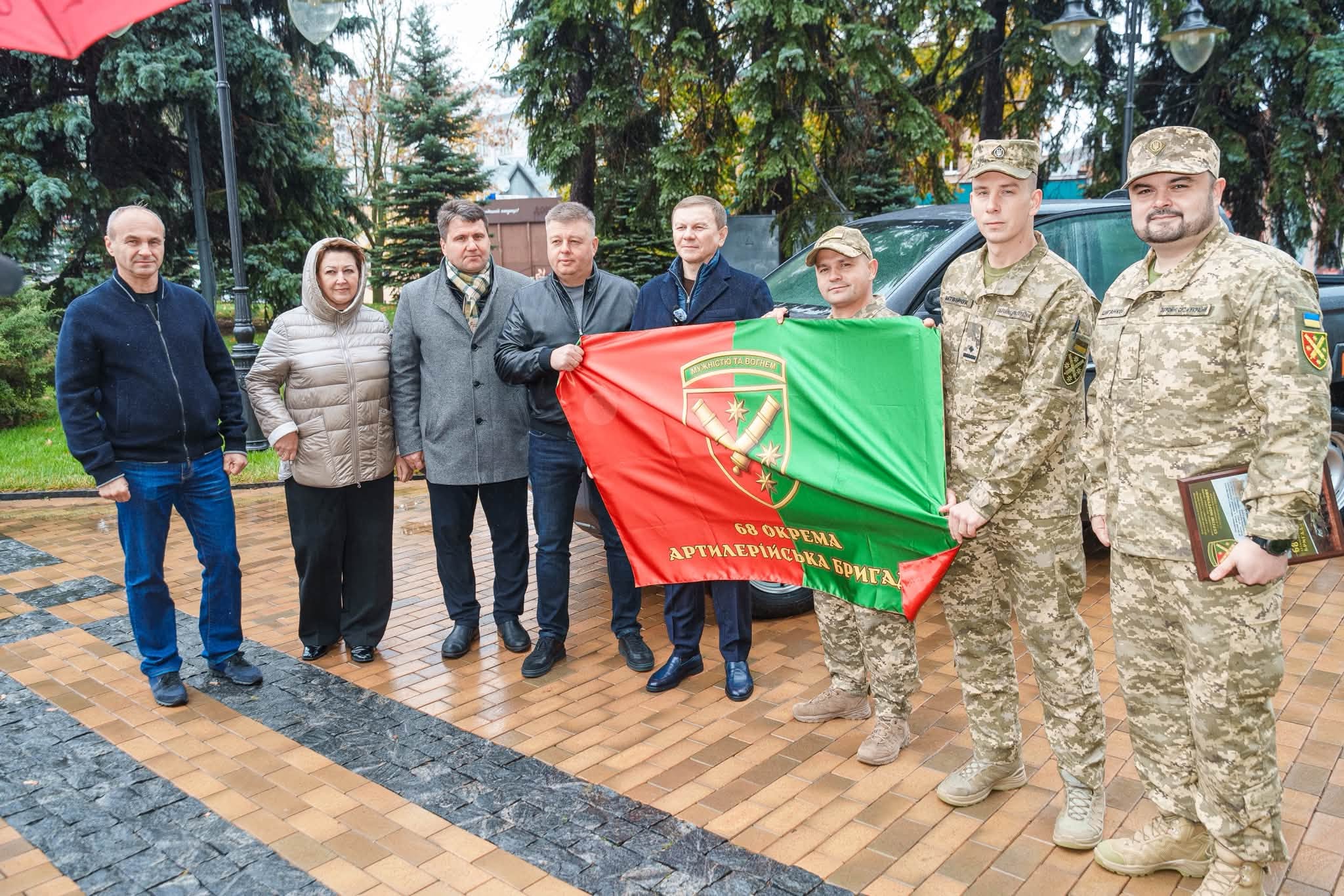 Вінниця передала військовим на Харківщину автівку для перевезення особового складу та екіпажів БпЛА