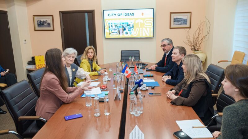 Вінниця та Канада обговорили партнерство громад і підтримку міських проєктів