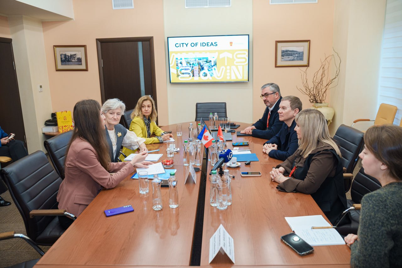 Вінниця та Канада обговорили партнерство громад і підтримку міських проєктів