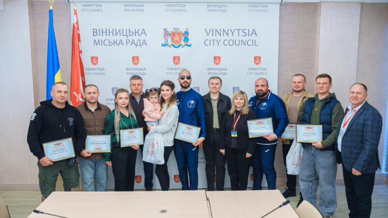 «Вінницькі Титани» повернулися з чемпіонату світу в Австрії: як Моргунов зустрічав ветеранів-спортсменів