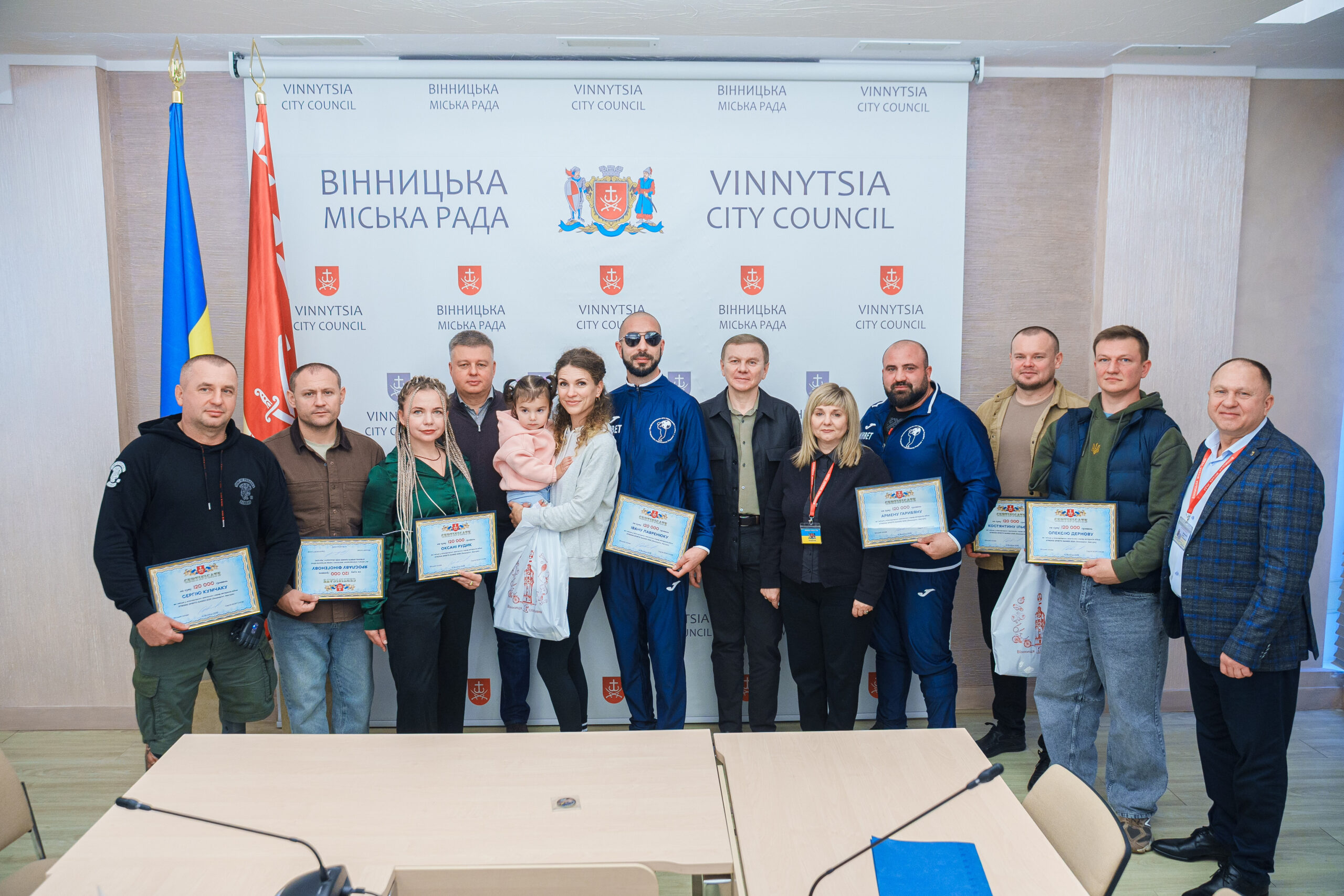 «Вінницькі Титани» повернулися з чемпіонату світу в Австрії: як Моргунов зустрічав ветеранів-спортсменів
