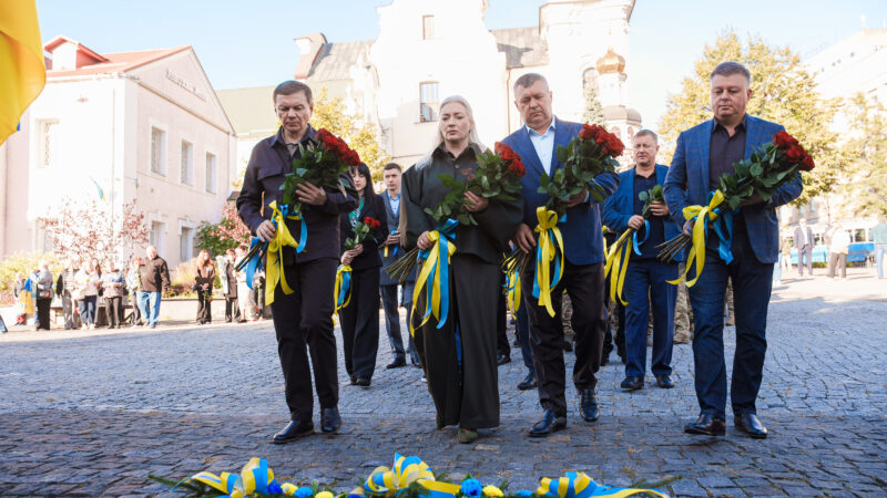 Пам'ять про оборонців різних епох: у Вінниці відзначили День захисників і захисниць