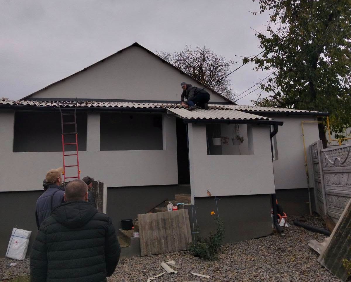 У Вінниці після нічної атаки 25 жовтня відремонтували 17 будинків: 120 вікон закрили плівкою та ОСБ