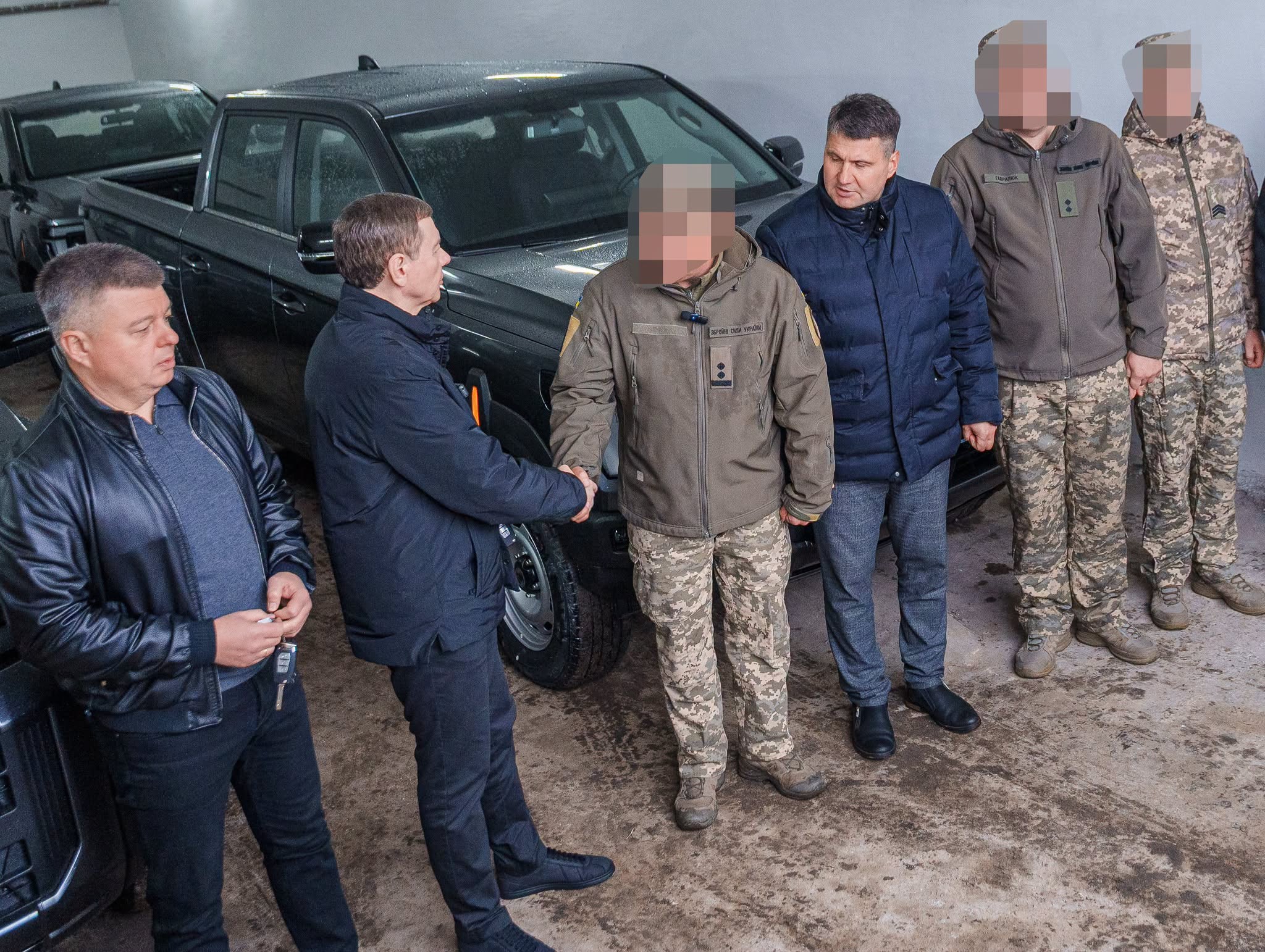 Двом підрозділам Повітряних Сил Вінниця передала вже 13-ту і 8-му партії техніки